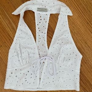 Adorable eyelet blouse, ties in the front